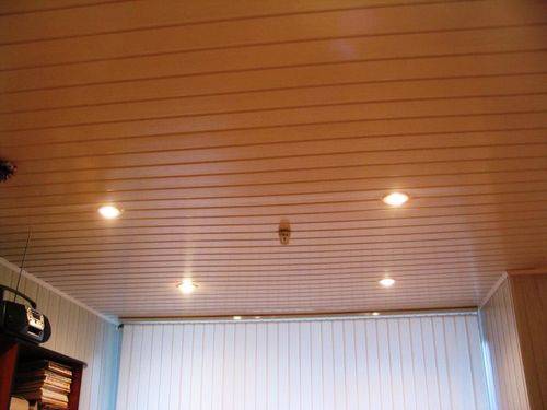 Как обшить потолок панелями ПВХ или МДФ - фото