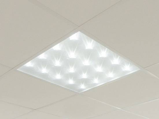 Растровые светильники для подвесных потолков: советы по выбору - фото