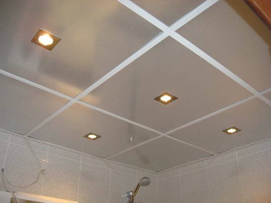 Навесной потолок в ванной комнате с фото